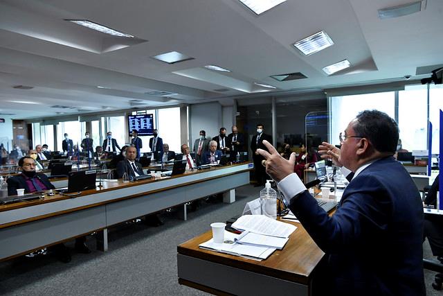 Definição do ato cooperativo domina discussões sobre reforma tributária no Senado