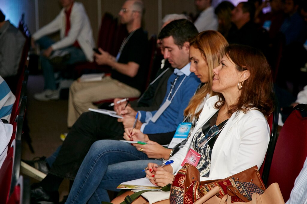 Discussões sobre saúde animal e consumo consciente de recursos encerram debates técnico-cientificos da 15ª AveSui