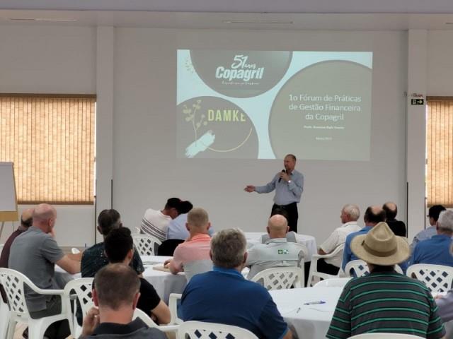 Cooperativa aperfeiçoa práticas de gestão financeira