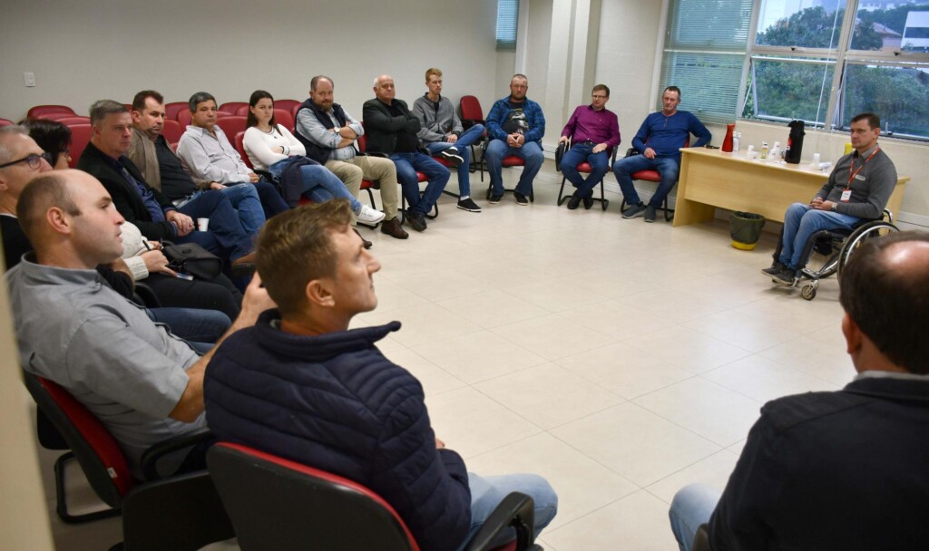 Languiru apresenta pauta de assembleia extraordinária aos prefeitos do G7