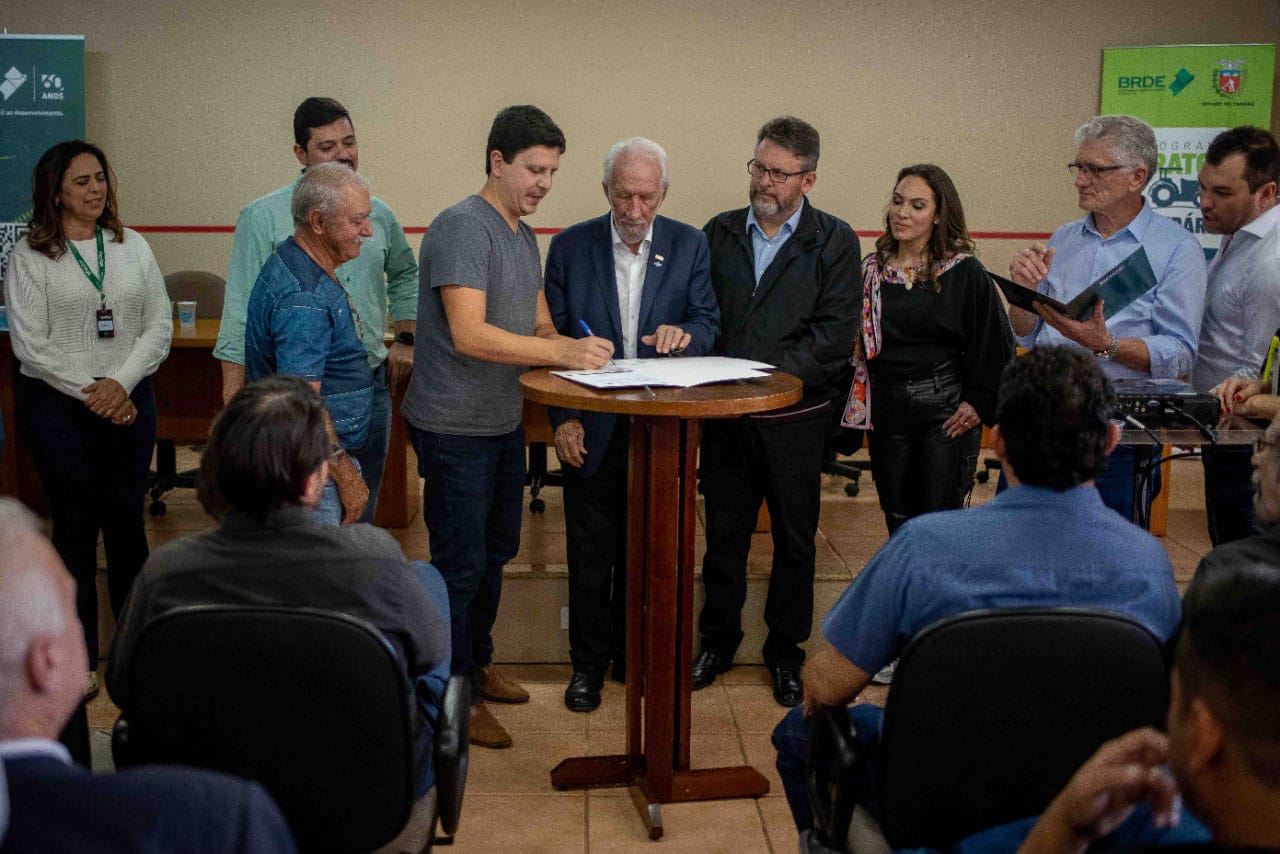 BRDE libera R$ 173,7 milhões para expandir desenvolvimento econômico na região de Maringá BRDE libera R$ 173,7 milhões para expandir desenvolvimento econômico na região de Maringá