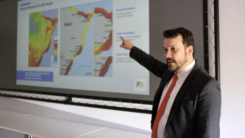 Na Holanda, comitiva gaúcha visita porto focado na produção de energia eólica