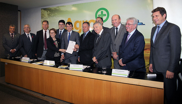 Parceria entre Mapa, Frente da Desburocratização e Conseagri busca simplificar serviços do agronegócio