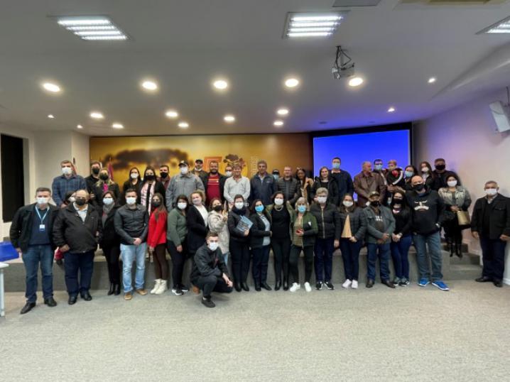 Cooperados da Regional Bandeirantes da Integrada conhecem o Sistema Ocepar