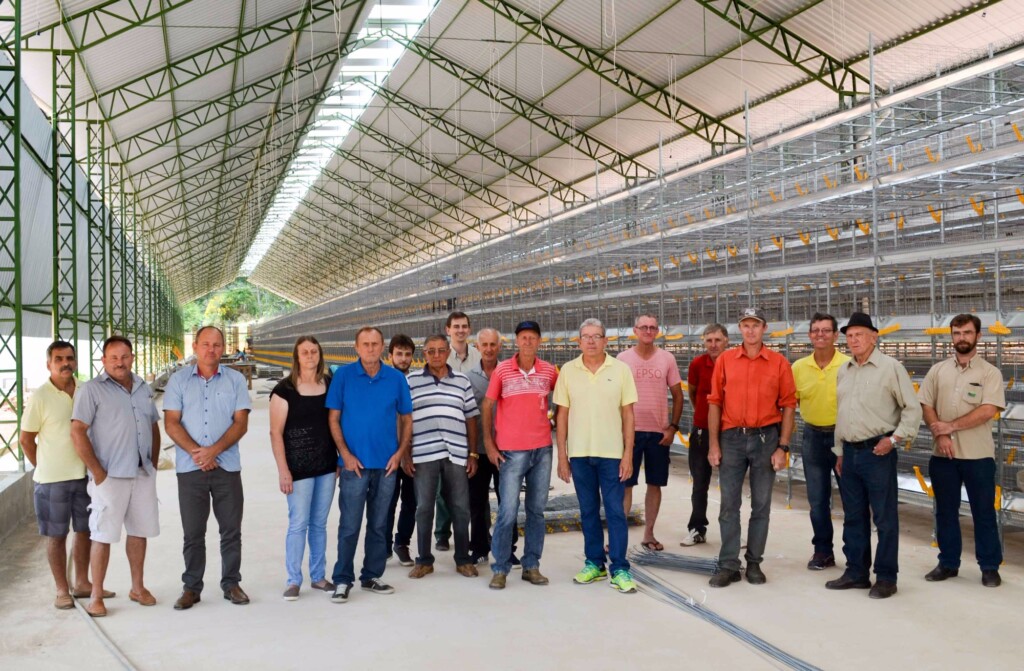 Cooperados assinam contratos do Condomínio Avícola no Espírito Santo