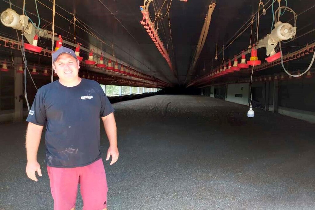 RenovaPR apoia avicultores na instalação de energia solar em sua propriedade