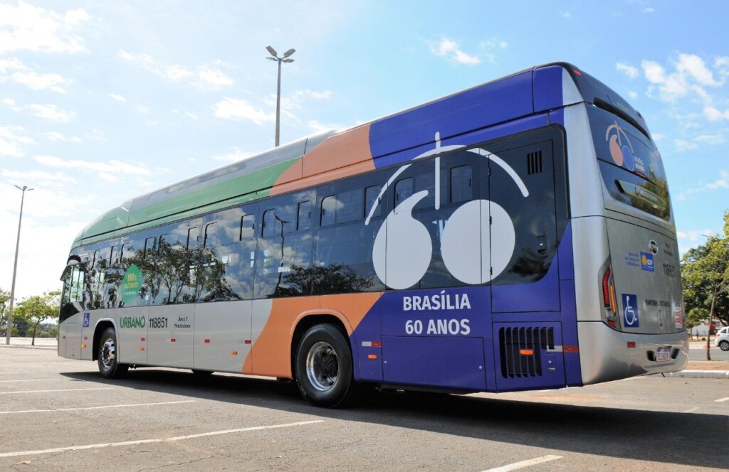 Ônibus elétricos começam a circular nesta segunda-feira em Brasília