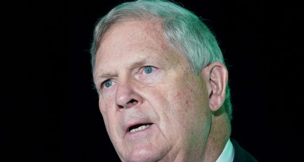 Governo Biden destina US$ 11 bilhões para impulsionar projetos de energia limpa em áreas rurais