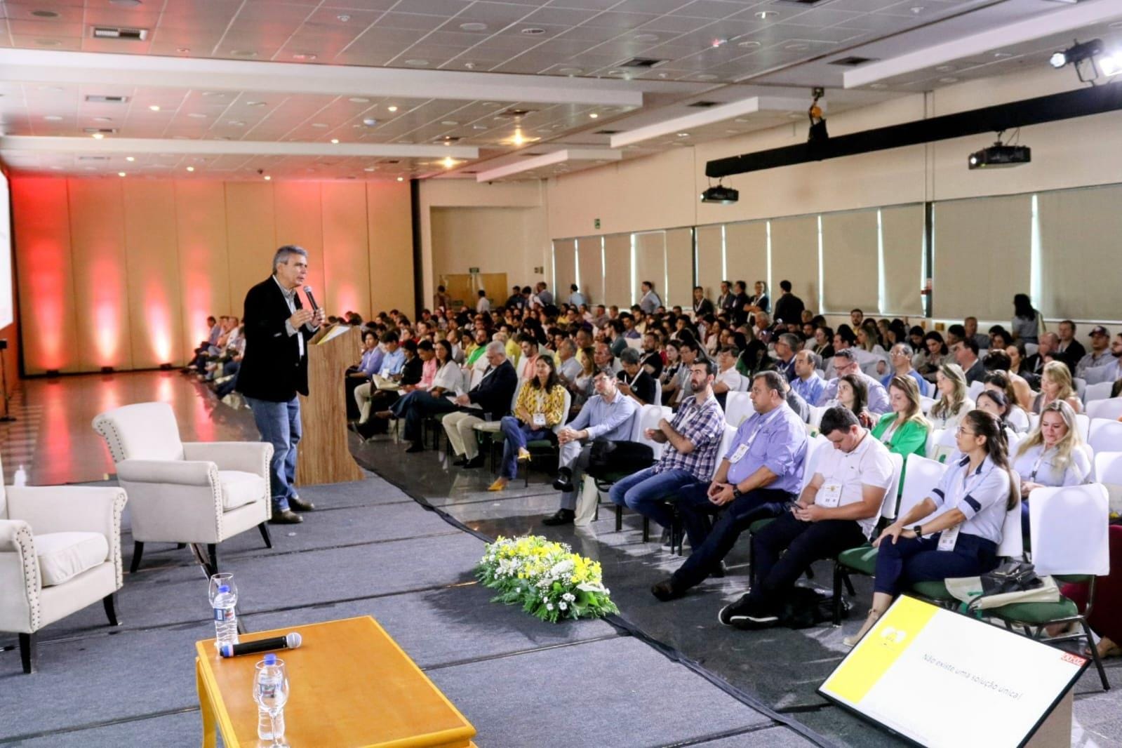 Com foco na prevenção da IA no Brasil, Congresso de Ovos da APA reuniu 900 congressistas Com foco na prevenção da IA no Brasil, Congresso de Ovos da APA reuniu 900 congressistas