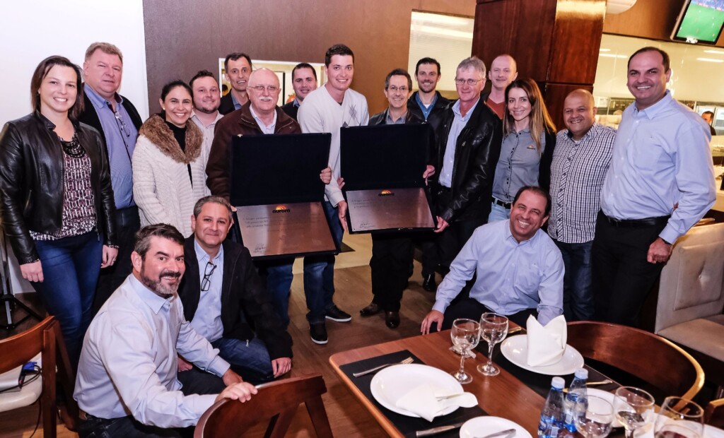 Cooperativa celebra resultado recorde em lote de frangos de corte