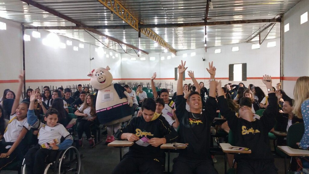 Fortalecer o mercado da carne suína começa pela conscientização das gerações futuras
