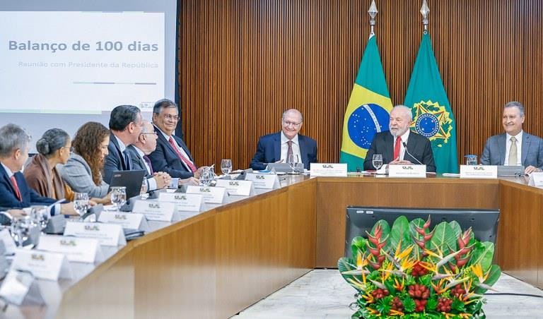 Em reunião ministerial, Fávaro apresenta balanço das ações do Mapa nos 100 dias de governo