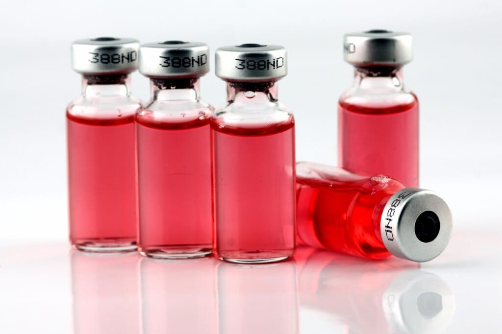 Equador recebe quatro milhões de doses de vacina contra influenza aviária