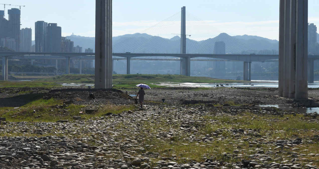 China emite alerta nacional de seca e luta para salvar colheitas em calor extremo