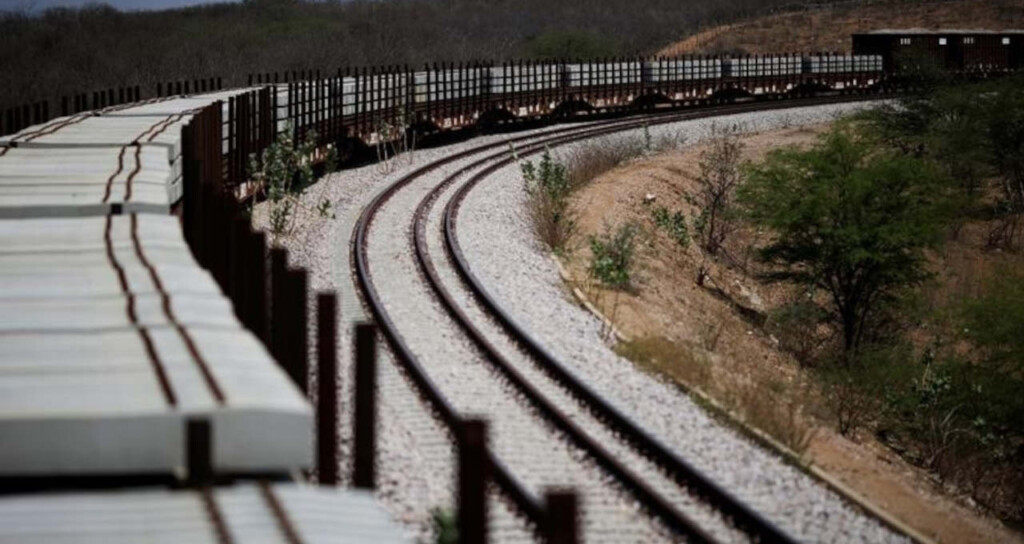 Empresas ferroviárias dos EUA chegam a acordo provisório com trabalhadores para evitar greve