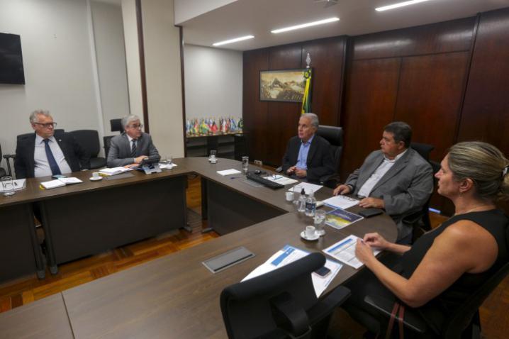 Cooperativas se reúnem com Marcos Montes e apresentam propostas para o Plano Safra 2022/2023