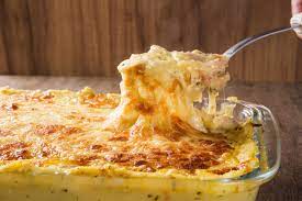 Prepare um gratinado de frango irresistível para o final de semana