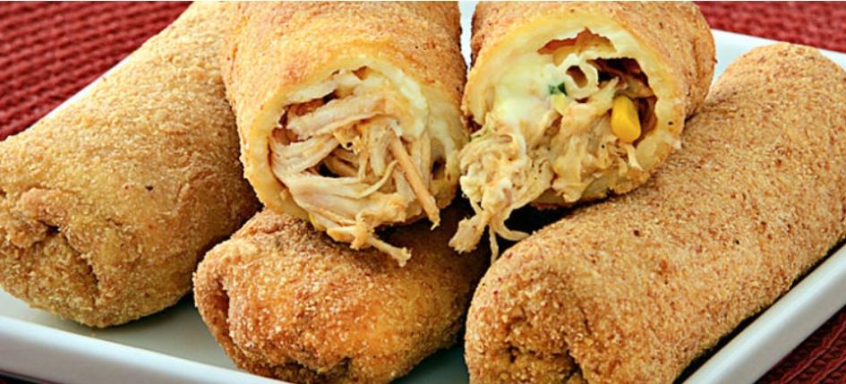 Panqueca empanada com recheio de frango