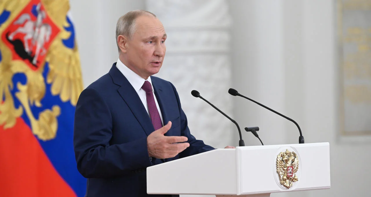 Putin promete aumentar esforços para desbloquear exportações russas de fertilizantes Putin promete aumentar esforços para desbloquear exportações russas de fertilizantes
