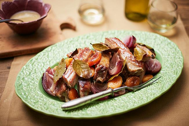 Costelinha de porco com geleia de damasco