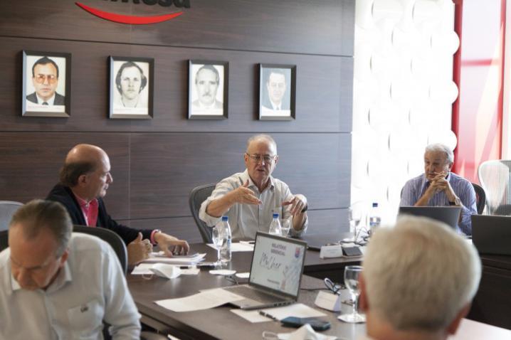 Líderes do cooperativismo do Oeste reúnem-se com representante do Itamaraty