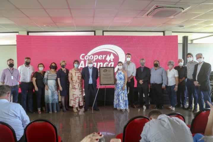 CooperAliança inaugura frigorífico de R$ 83 milhões em Guarapuava, com apoio do Estado