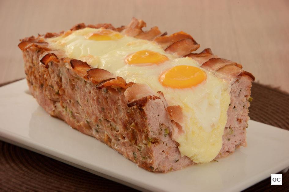 Bolo suíno recheado