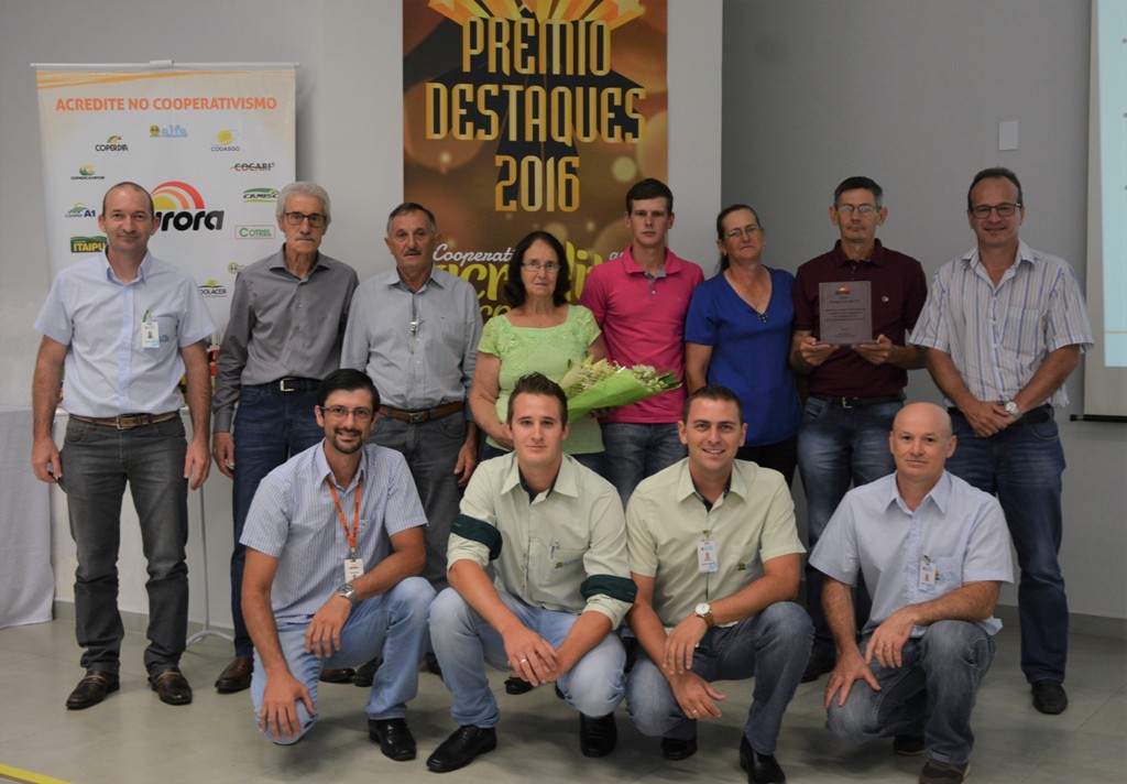 Aurora premia destaques da suinocultura em 2016