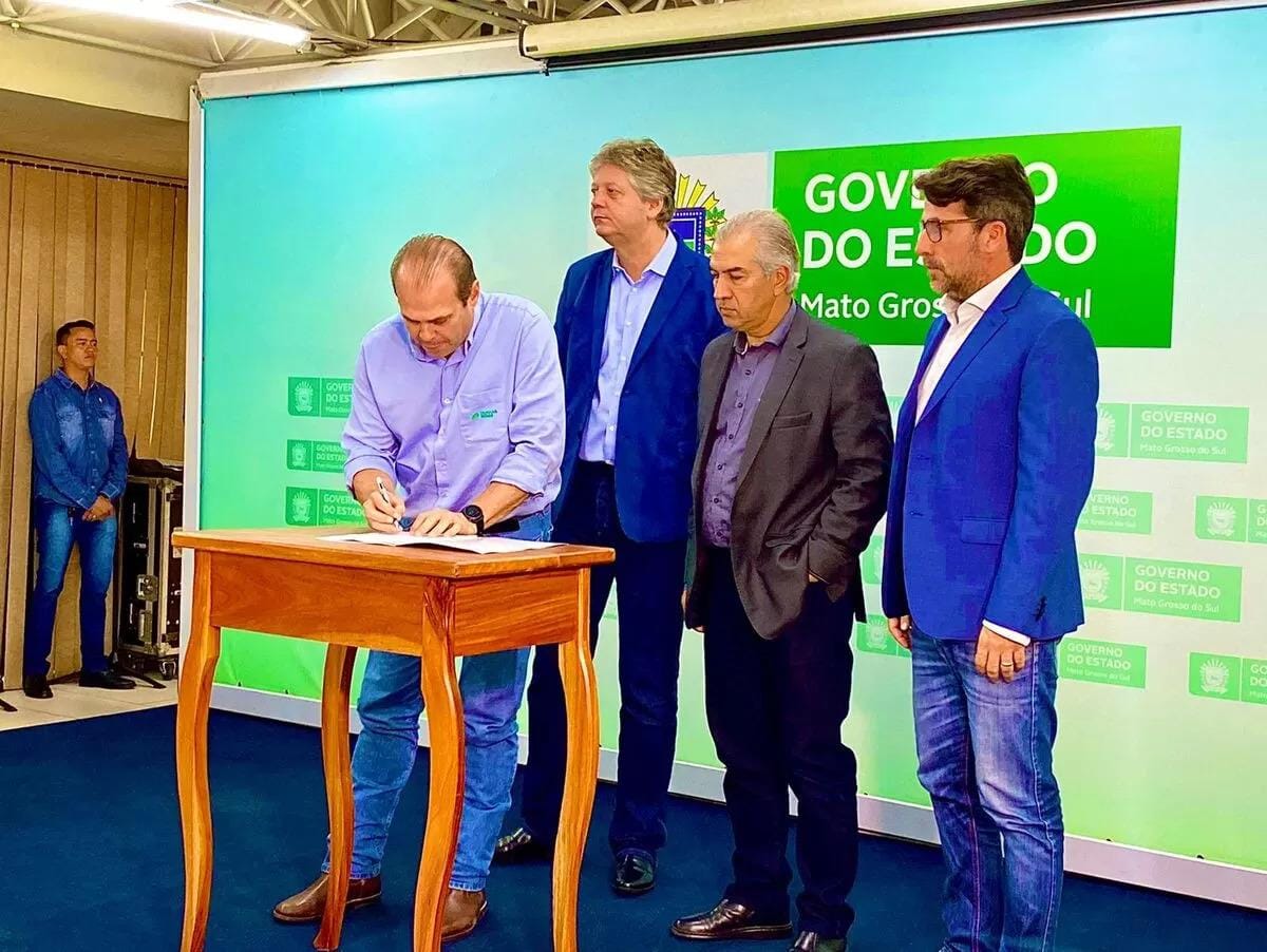 Governo do Mato Grosso do Sul lança plano para avicultura Governo do Mato Grosso do Sul lança plano para avicultura