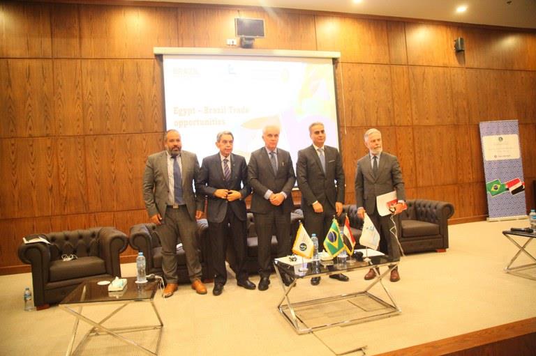 Brasil quer ter mais acesso a fertilizantes produzidos no Egito e diversificar pauta comercial