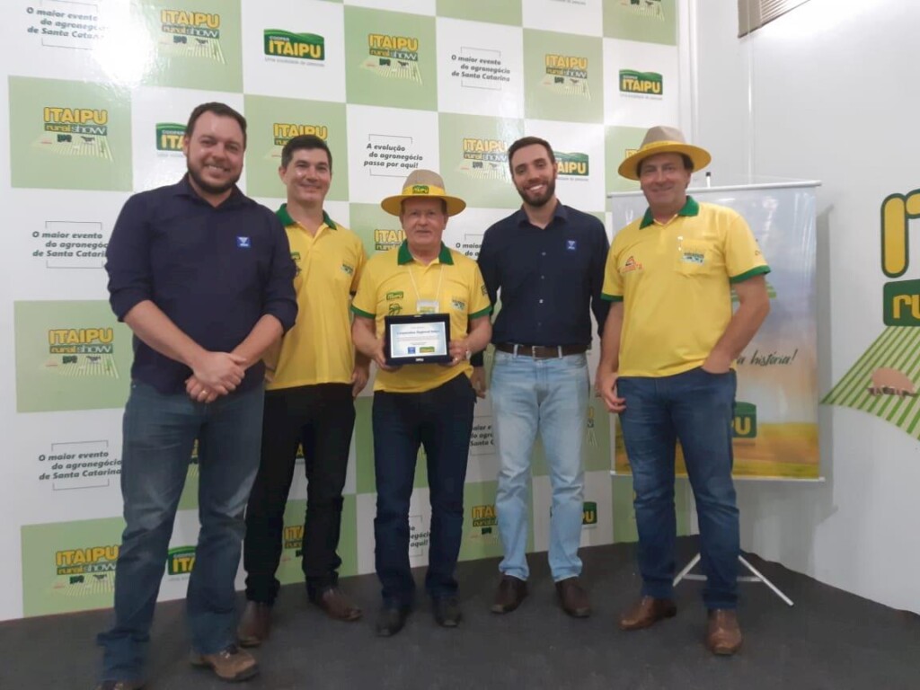 Vetanco homenageia Cooperitaipu pelos seus 50 anos