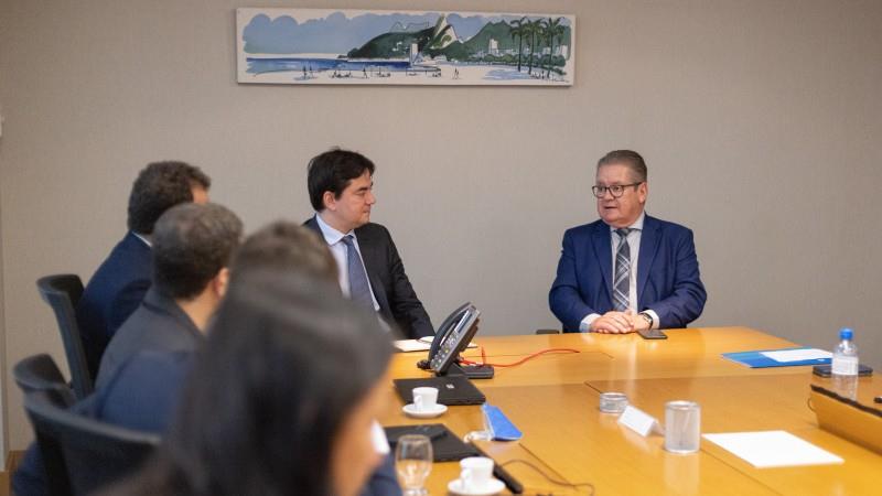 Governador do RS participa de reunião de alinhamento no BNDES