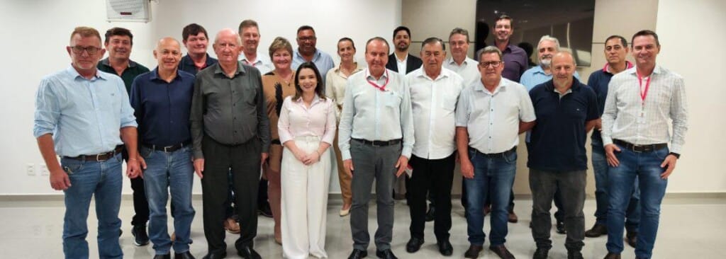 Lar Cooperativa se reúne com prefeitos para debater demandas estruturantes no Oeste do PR