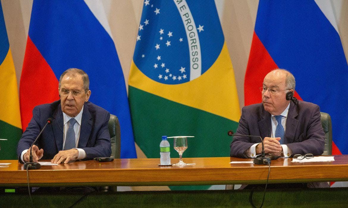 Brasil e Rússia discutem fertilizantes e exportação de carnes