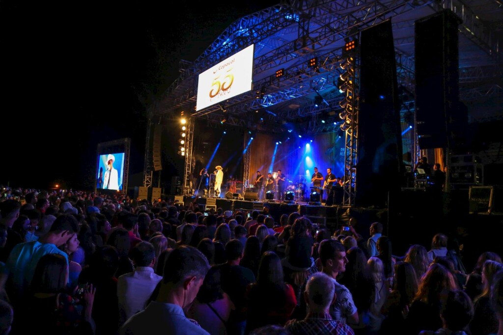 Copacol comemora 55 anos com missa e show em Cafelândia