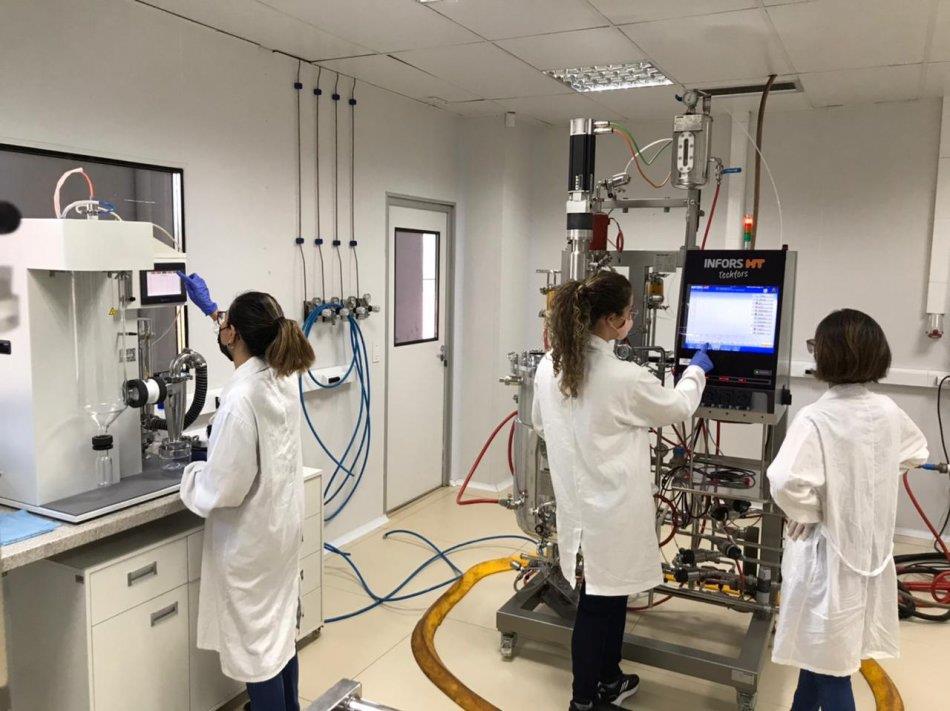 Estagiárias do ISI Biomassa ficam em segundo lugar em competição de inovação do SENAI Nacional