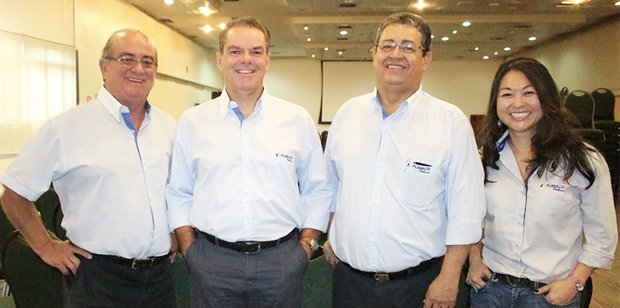 Planalto Postura volta a produzir e distribuir aves Lohmann