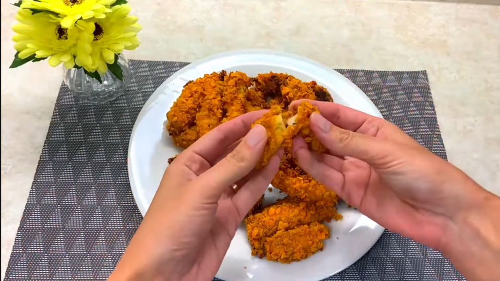 Receita: Frango empanado com biscoito