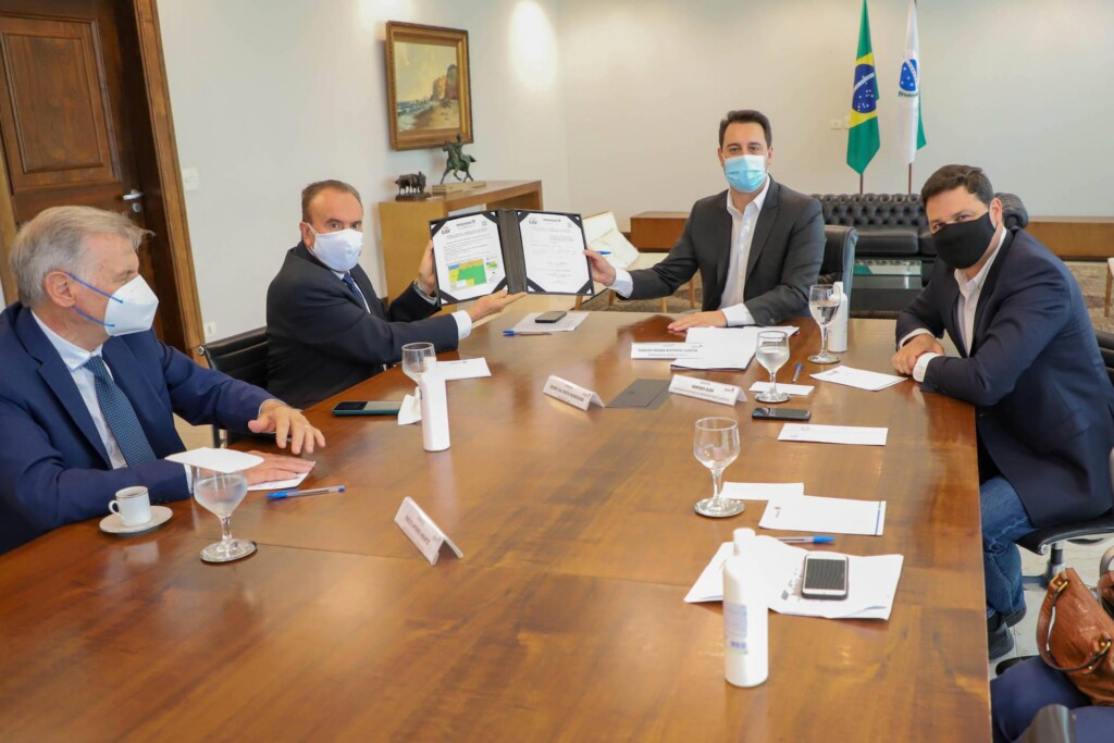 Lar doa ao Paraná anteprojeto de pavimentação da rodovia entre Ramilândia e Santa Helena