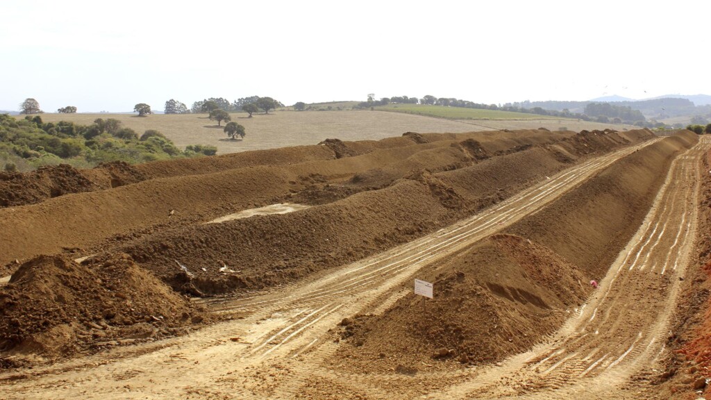 Adubo orgânico feito com dejetos das galinhas: uma solução sustentável
