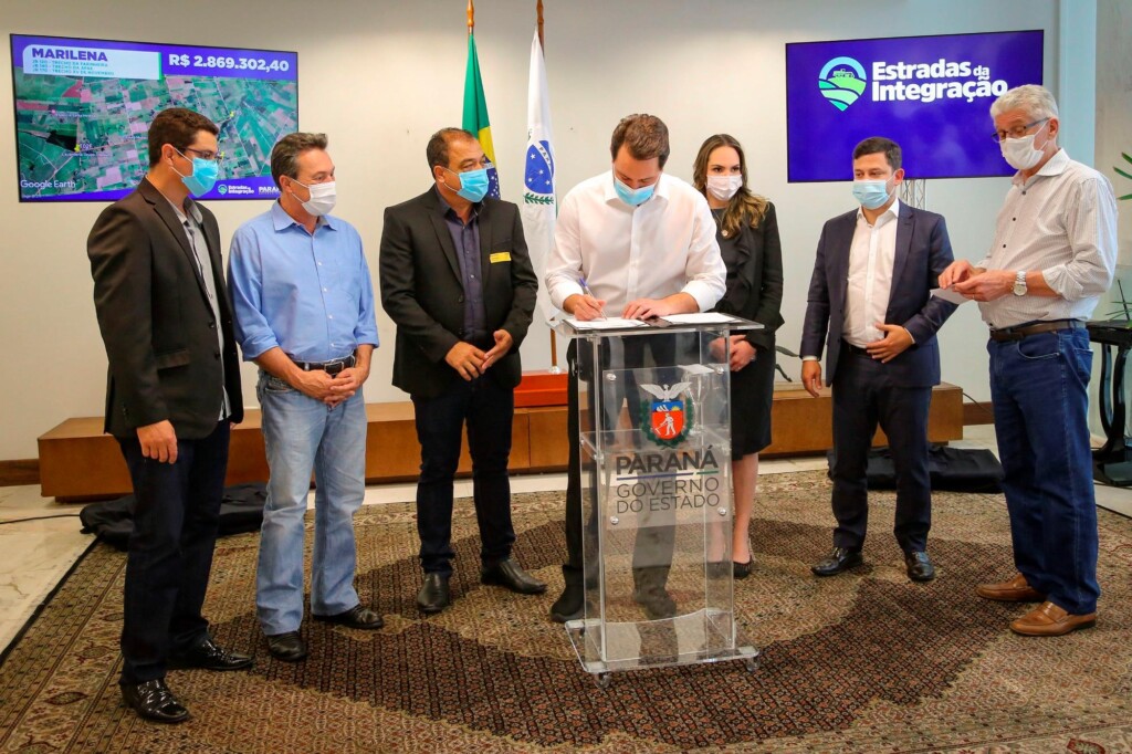 PR investe R$ 13,6 milhões para recuperar estradas rurais de oito municípios