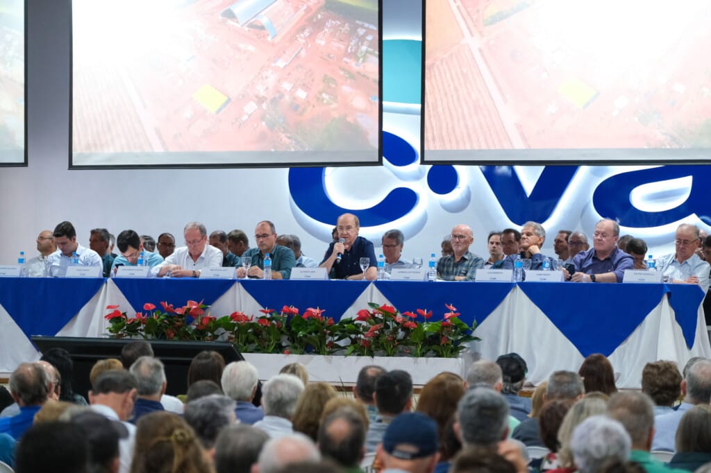 C.Vale supera estiagem, cresce e distribui sobras