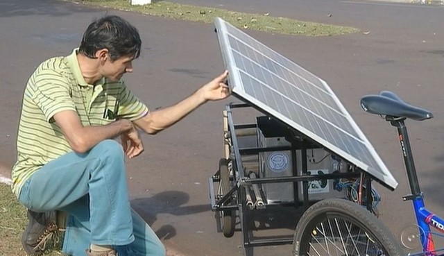 Estudante cria bicicleta  elétrica movida a energia solar