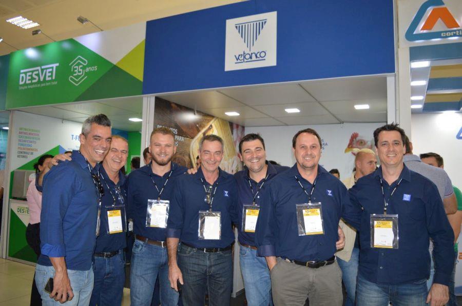 Vetanco participa pela primeira vez do Encontro Técnico Avícola em Maringá