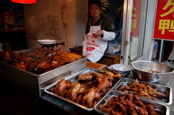 Encontrado em mercado de aves vivas na China,  H7N9 se mostra um grave risco