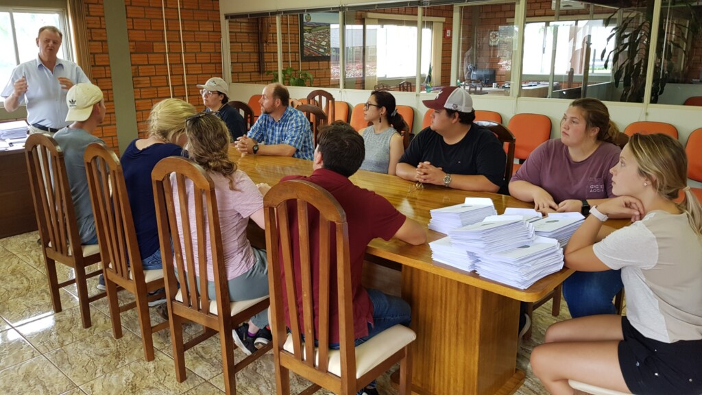 Show Rural recebe comitiva de estudantes do Texas