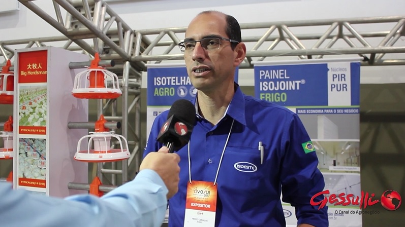 Isolamento térmico para avicultura e suinocultura