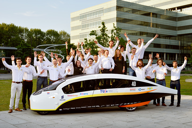 Estudantes projetam carro movido a energia solar