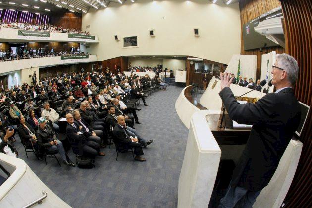 Paraná anuncia concurso para 80 vagas na área de sanidade animal