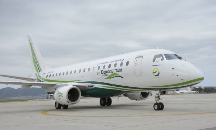 Boeing e Embraer apresentam avião para testar biocombustível